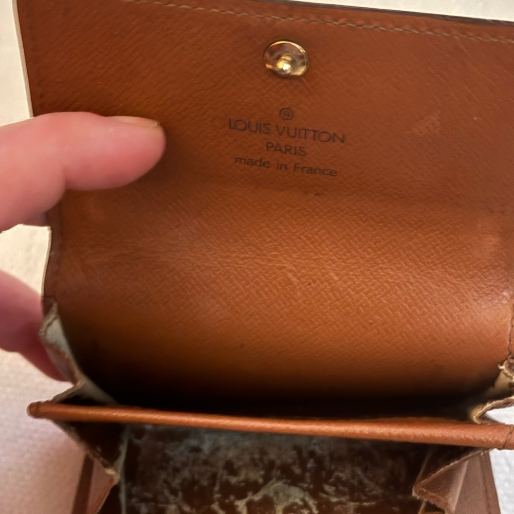 🚨SOLD🚨Vintage Louis Vuitton card holder - Picture 6 of 8